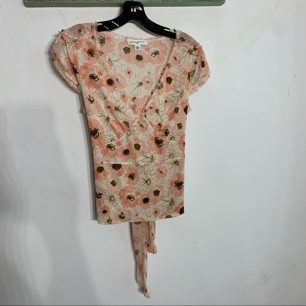 Banana republic silk short sleeve V-neck semi sheer woman’s top medium